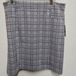 Plaid pencil skirt